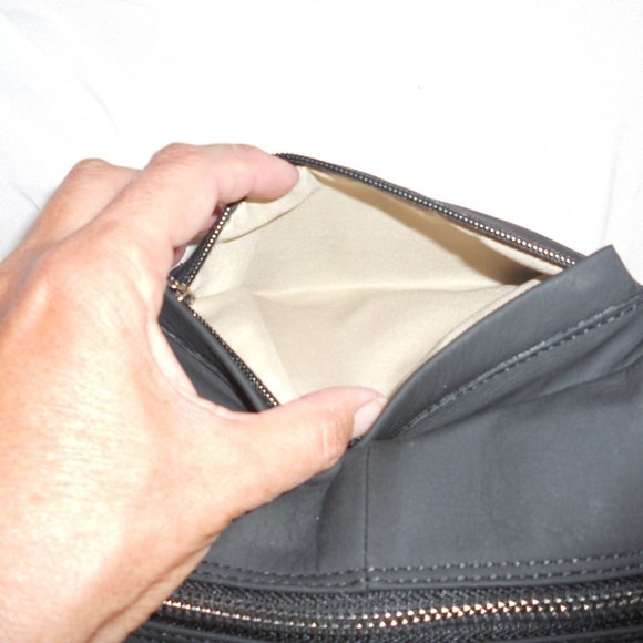 Leather Dopp Bag Italy Black Valentina nwt Toiletry Bags